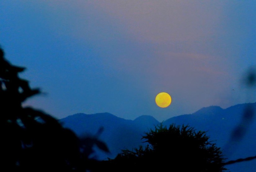 Màn đêm đang buông xuống 